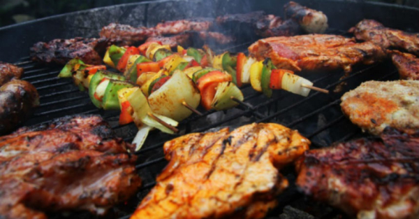 От каких 7 продуктов следует отказаться летом, чтобы меньше потеть От каких 7 продуктов следует отказаться летом, чтобы меньше потеть