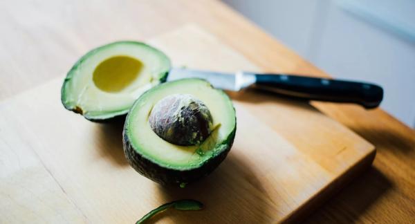 10 летних салатов для легкости и радости: рецепты с КБЖУ 