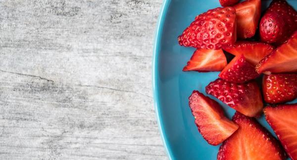 Польза клубники для здоровья и 12 рецептов для снижения веса с КБЖУ Польза клубники для здоровья и 12 рецептов для снижения веса с КБЖУ