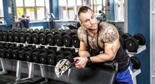 Лучшие упражнения на среднюю дельту: польза и техника выполнения (видео) Лучшие упражнения на среднюю дельту: польза и техника выполнения (видео)