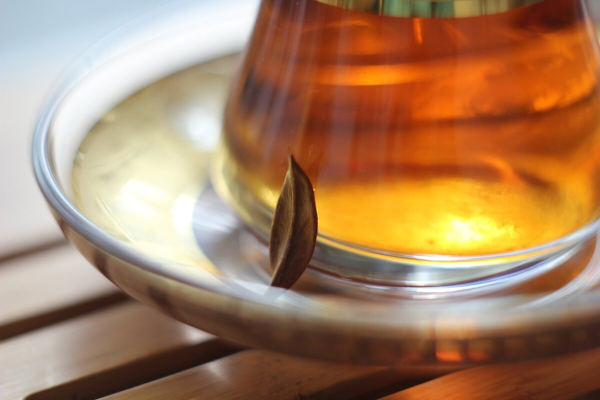 Какое вещество в чае опасно для вашего здоровья: проверьте свой напиток