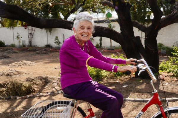 Сохранить силы и бодрость до последнего дня: шесть секретов здоровья врача, прожившей до 103 лет Сохранить силы и бодрость до последнего дня: шесть секретов здоровья врача, прожившей до 103 лет