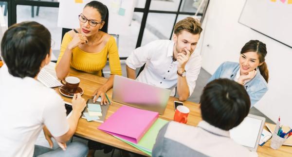 Где найти свою любовь в Новый год: 15 лучших мест для знакомства