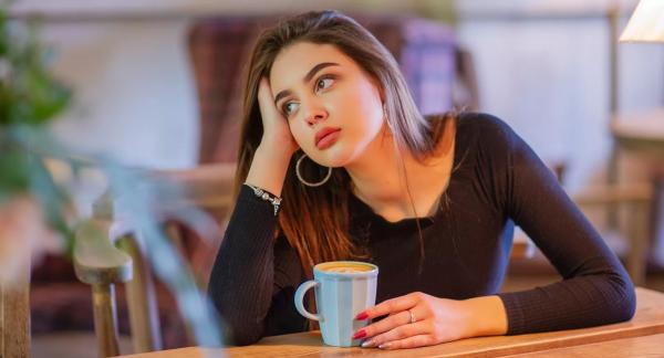 Исчез без объяснений: что такое гостинг в отношениях и как на него реагировать