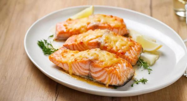 Что приготовить на Новый год: праздничное меню от фитнес-тренеров, нутрициологов и врачей