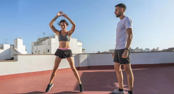 Кардиотренировка дома: 10 вариантов прыжков Джека для любой цели 