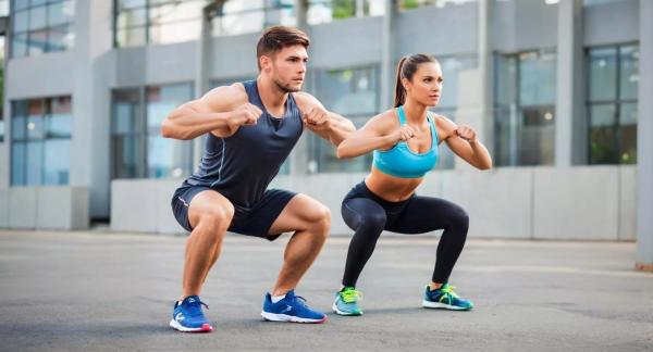 Приседания с гантелями: польза упражнения и техника выполнения