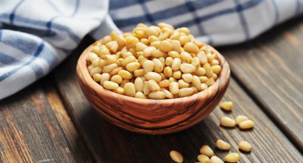 Семена долголетия: чем полезны кедровые орехи и сколько можно съедать в день