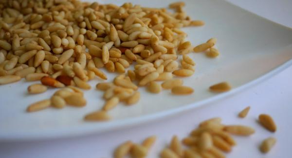 Семена долголетия: чем полезны кедровые орехи и сколько можно съедать в день